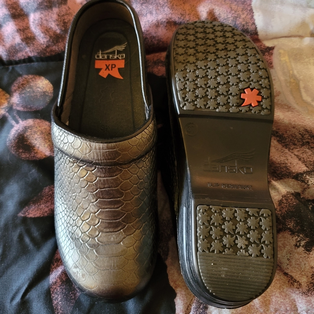 Dansko XP clogs size 37